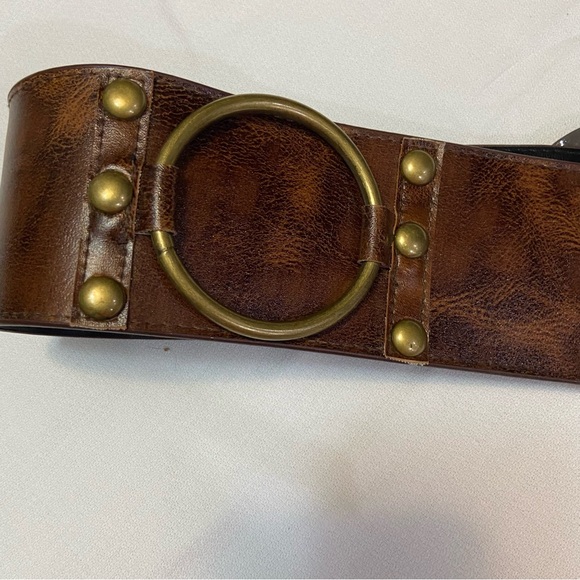 Wide Faux Leather Boho Style Brass Embellished Womens Belt Size 2X EUC - Picture 8 of 10